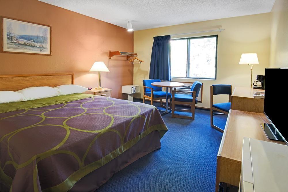 Super 8 By Wyndham Lenexa Overland Park Area/Mall Area Exteriör bild