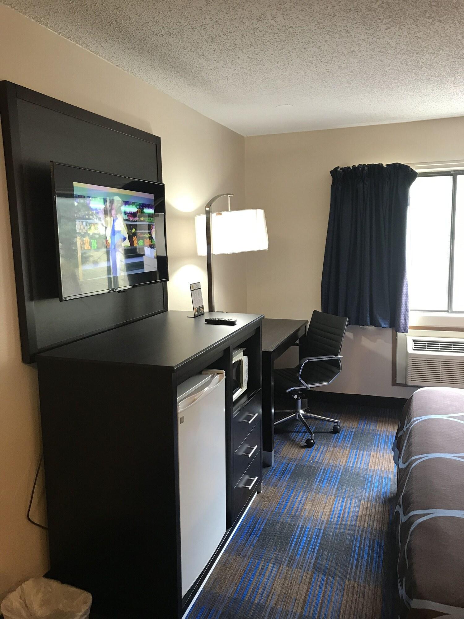 Super 8 By Wyndham Lenexa Overland Park Area/Mall Area Exteriör bild
