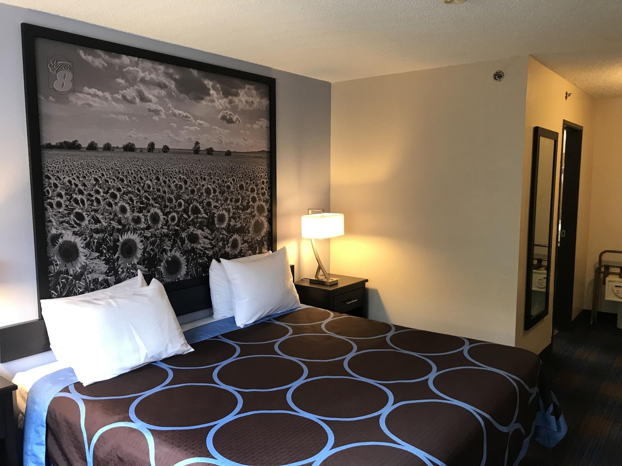 Super 8 By Wyndham Lenexa Overland Park Area/Mall Area Exteriör bild