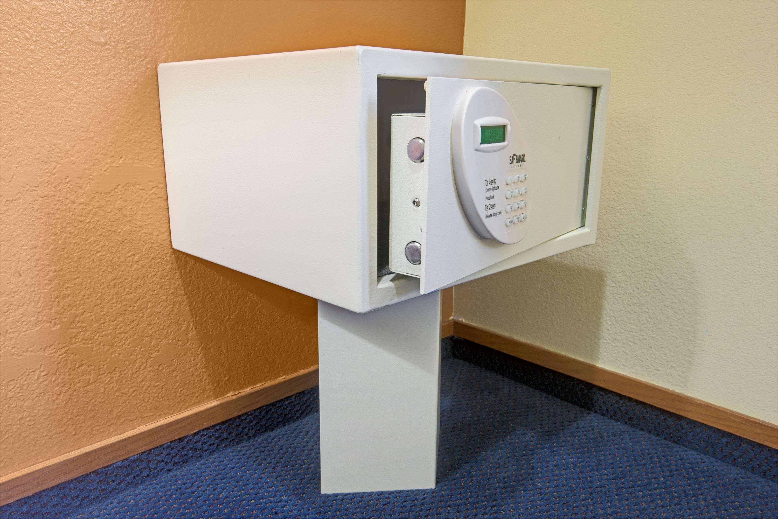 Super 8 By Wyndham Lenexa Overland Park Area/Mall Area Exteriör bild