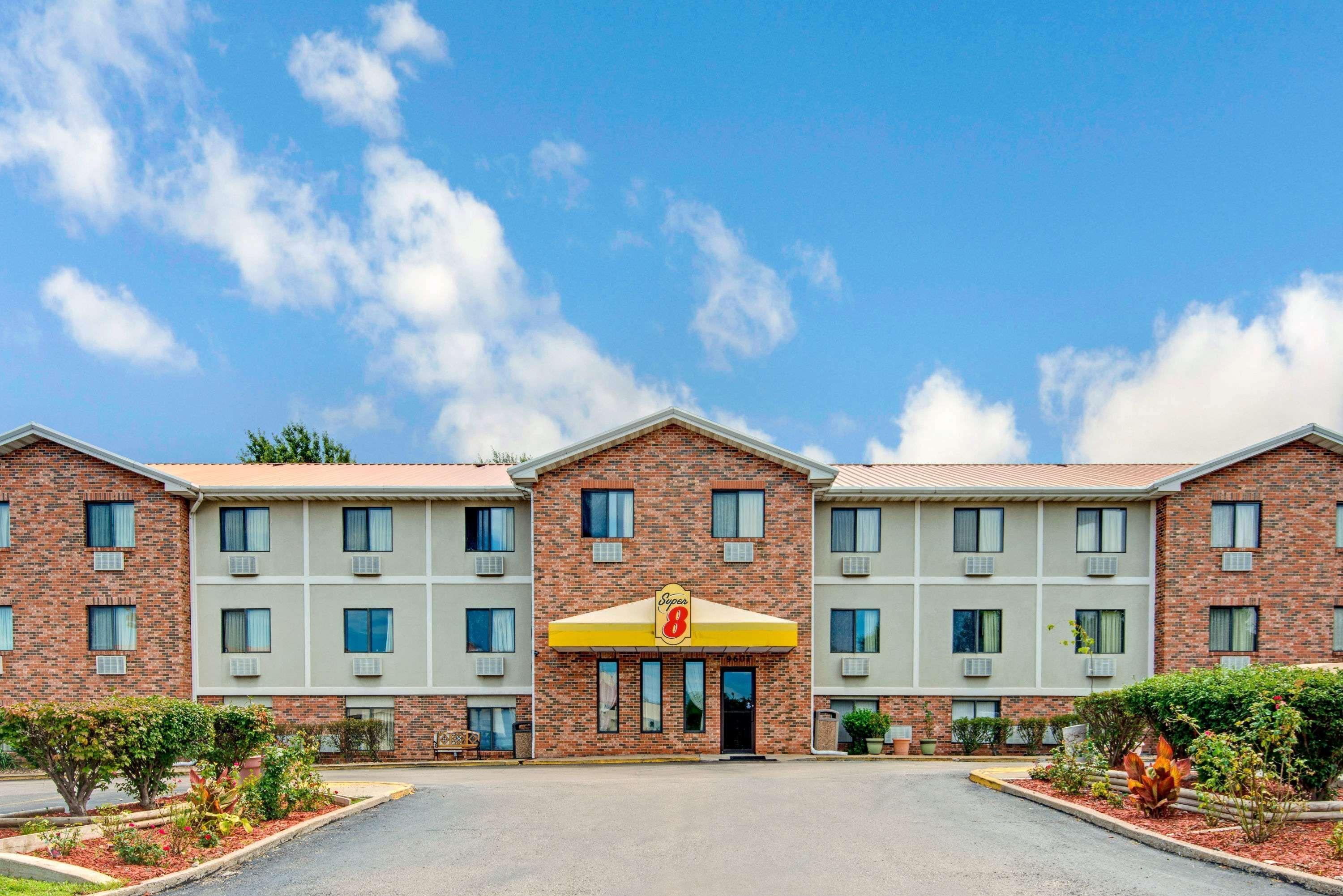 Super 8 By Wyndham Lenexa Overland Park Area/Mall Area Exteriör bild